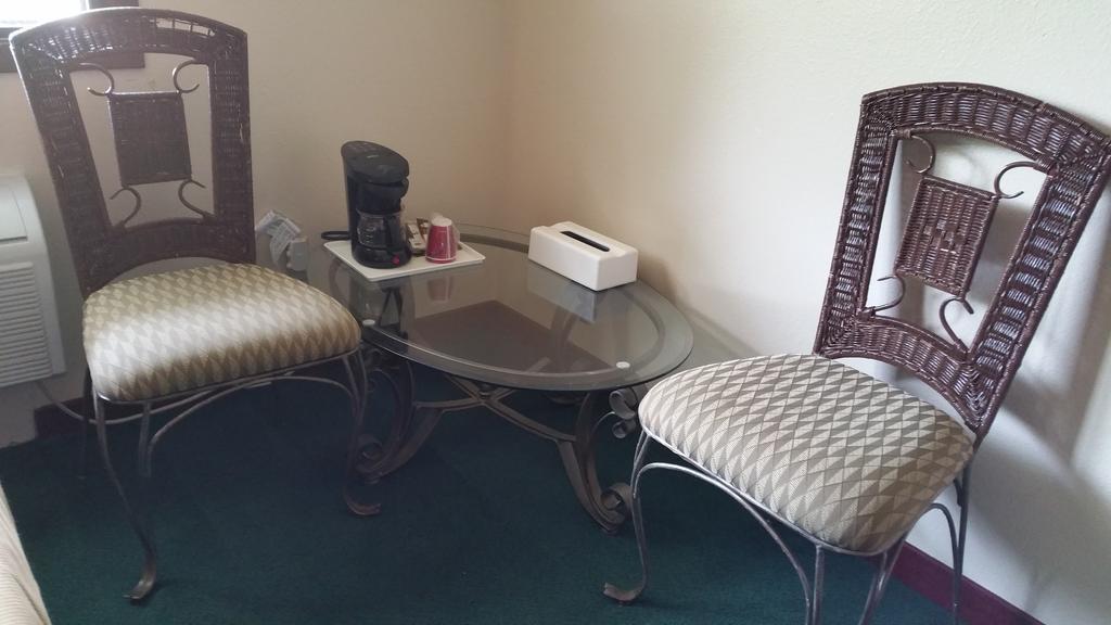 Rodeway Inn Mitchell Bagian luar foto