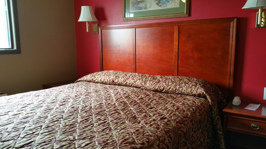 Rodeway Inn Mitchell Bagian luar foto