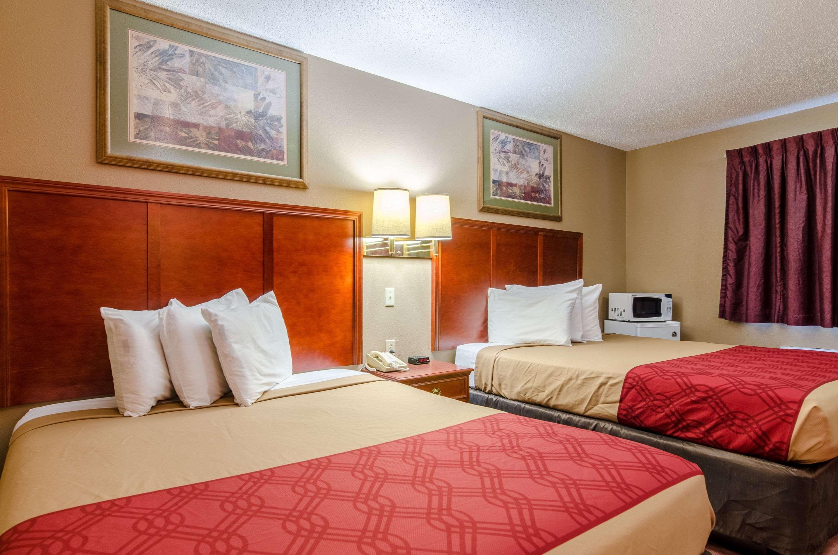 Rodeway Inn Mitchell Bagian luar foto