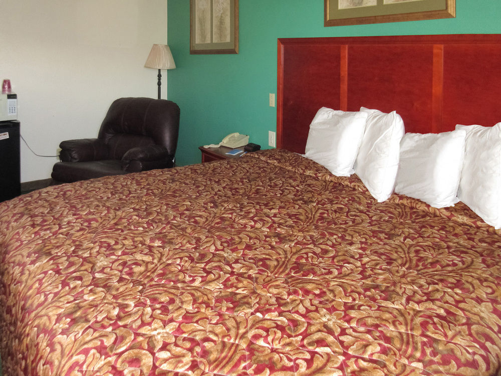 Rodeway Inn Mitchell Bagian luar foto