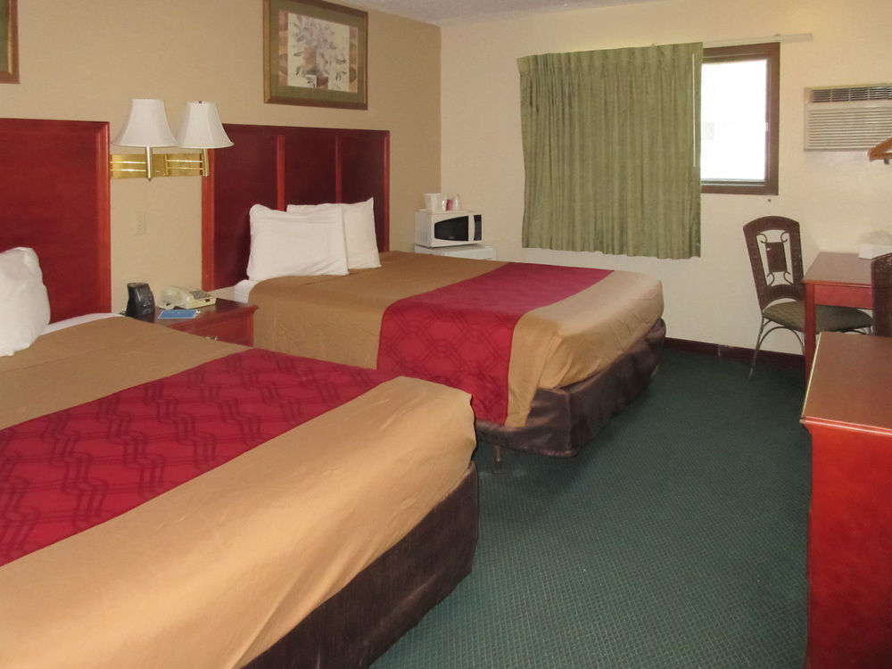 Rodeway Inn Mitchell Bagian luar foto